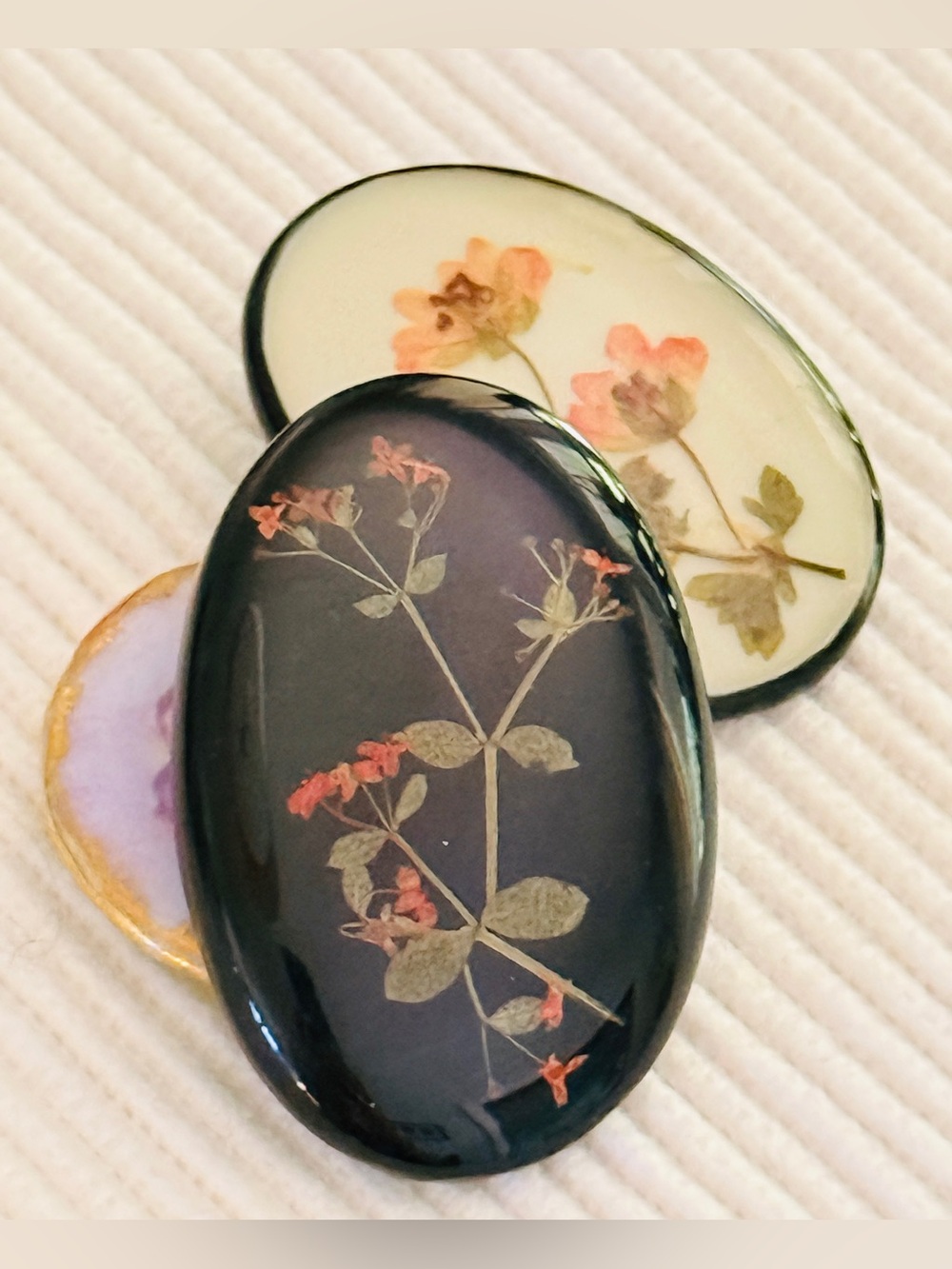 Vintage Pressed & Painted Flowers Brooch Set